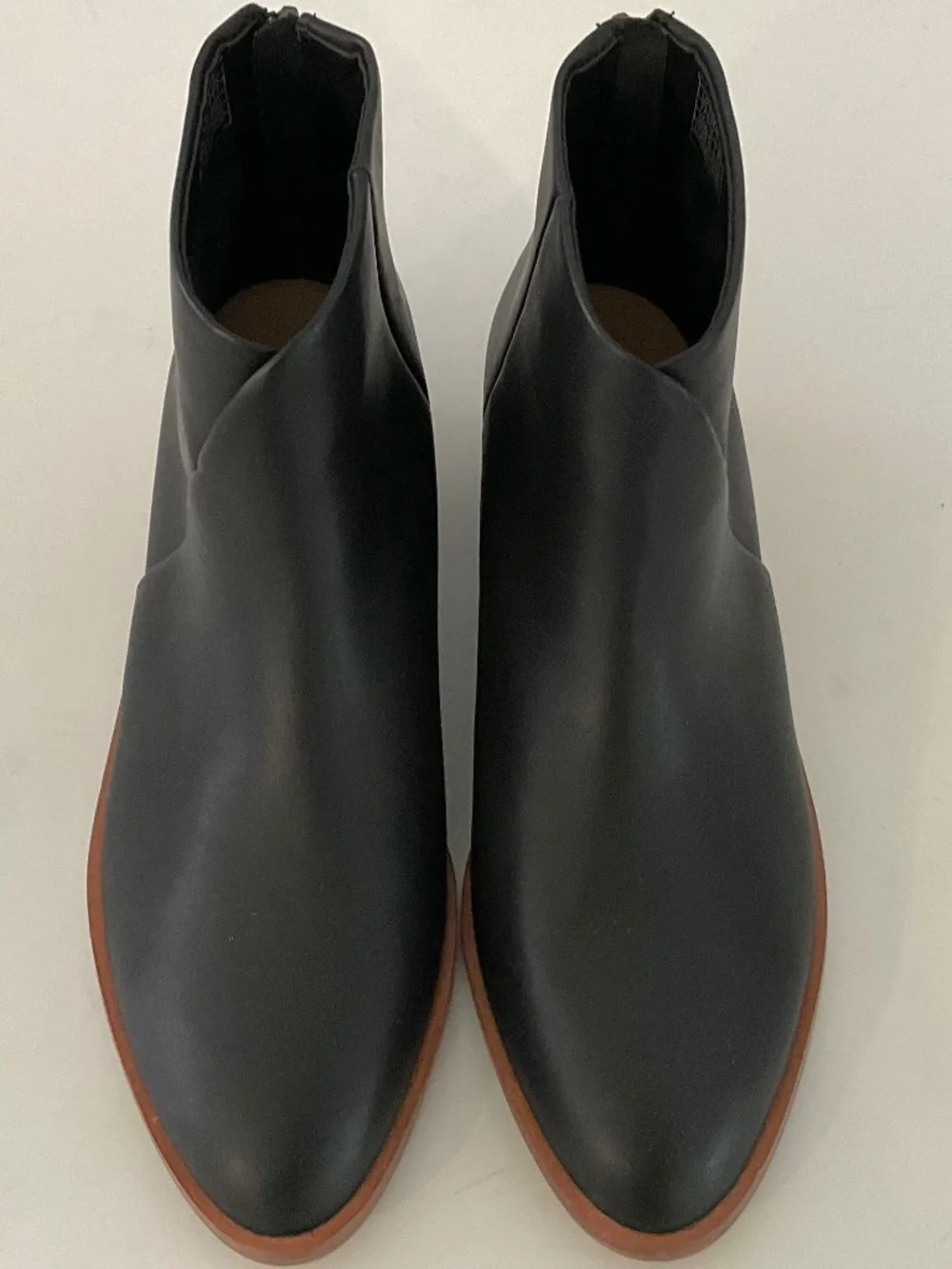 SOLUDOS Venetian Bootie in Black Leather Size  7.5 NEW